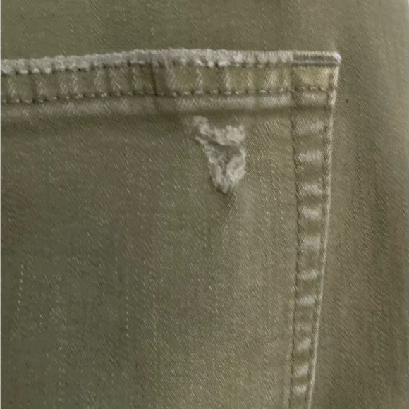 LOFT boyfriend style jeans in green. Size-8 - Picture 4 of 8